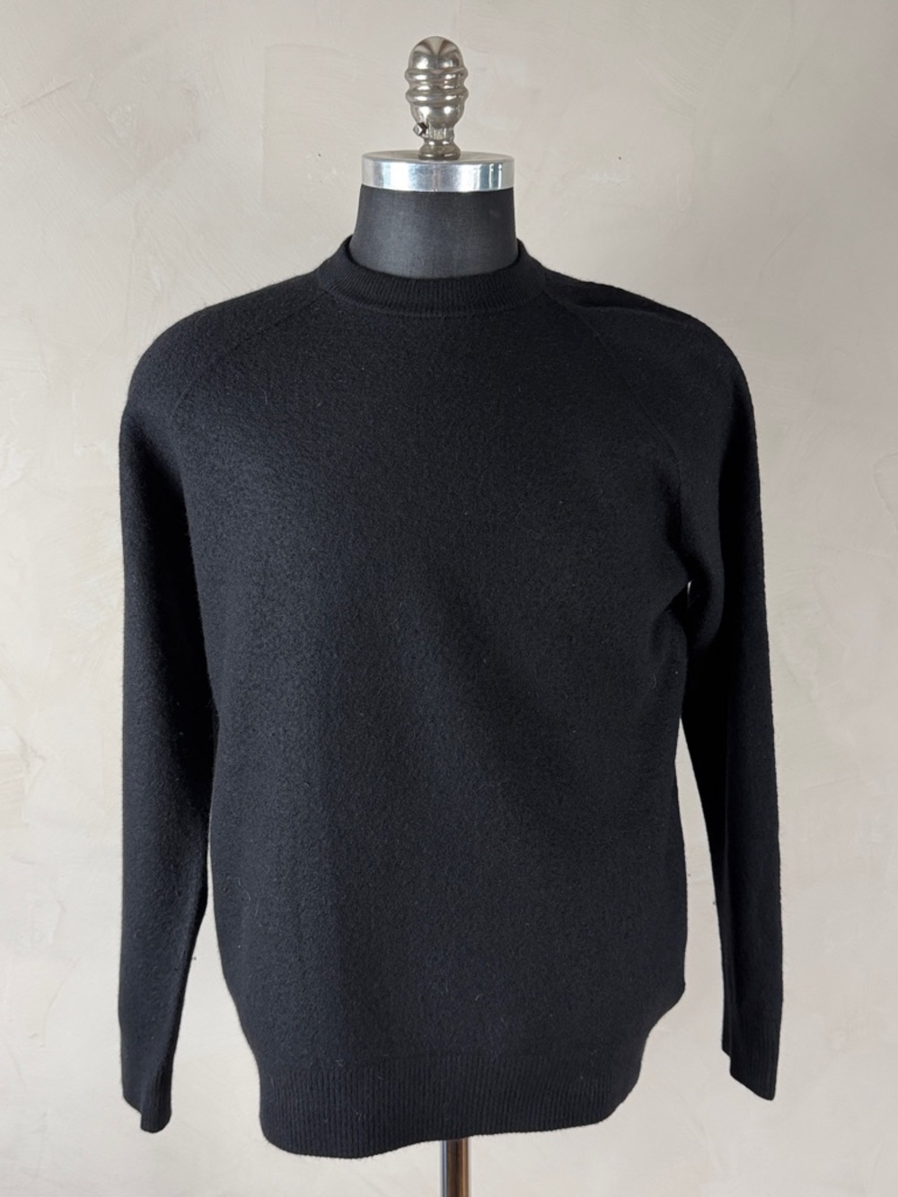 Banana Republic BR Sport Wool Blend Black Raglan Crewneck Sweater L